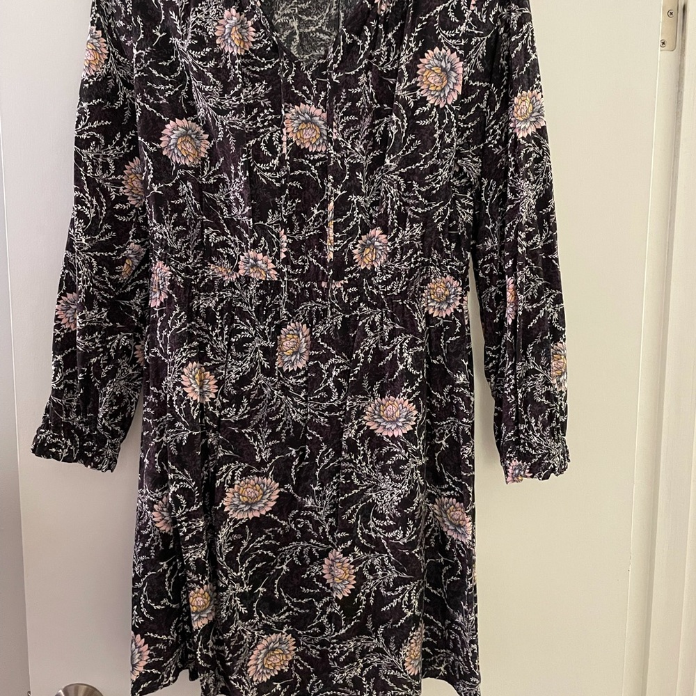 LOFT BLACK FLORAL LONG SLEEVE DRESS